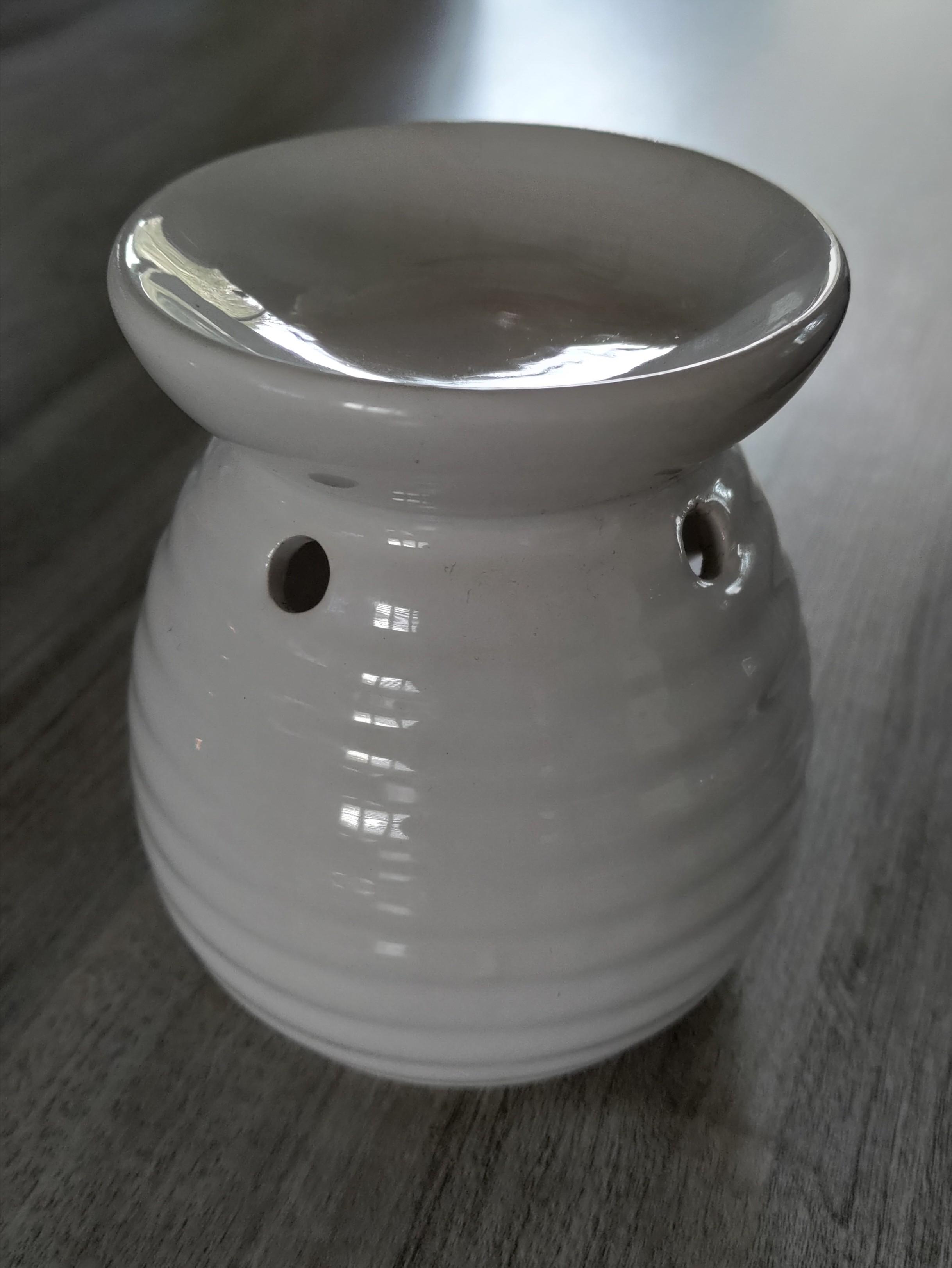 Fondant parfumé Brûle-parfum en céramique blanc